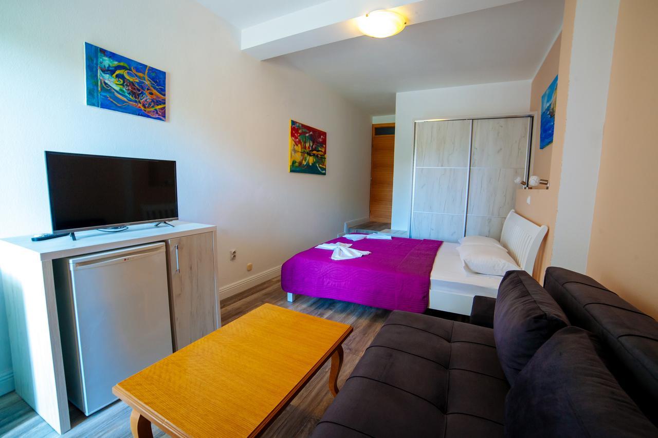 Apartments Art Ulcinj Esterno foto