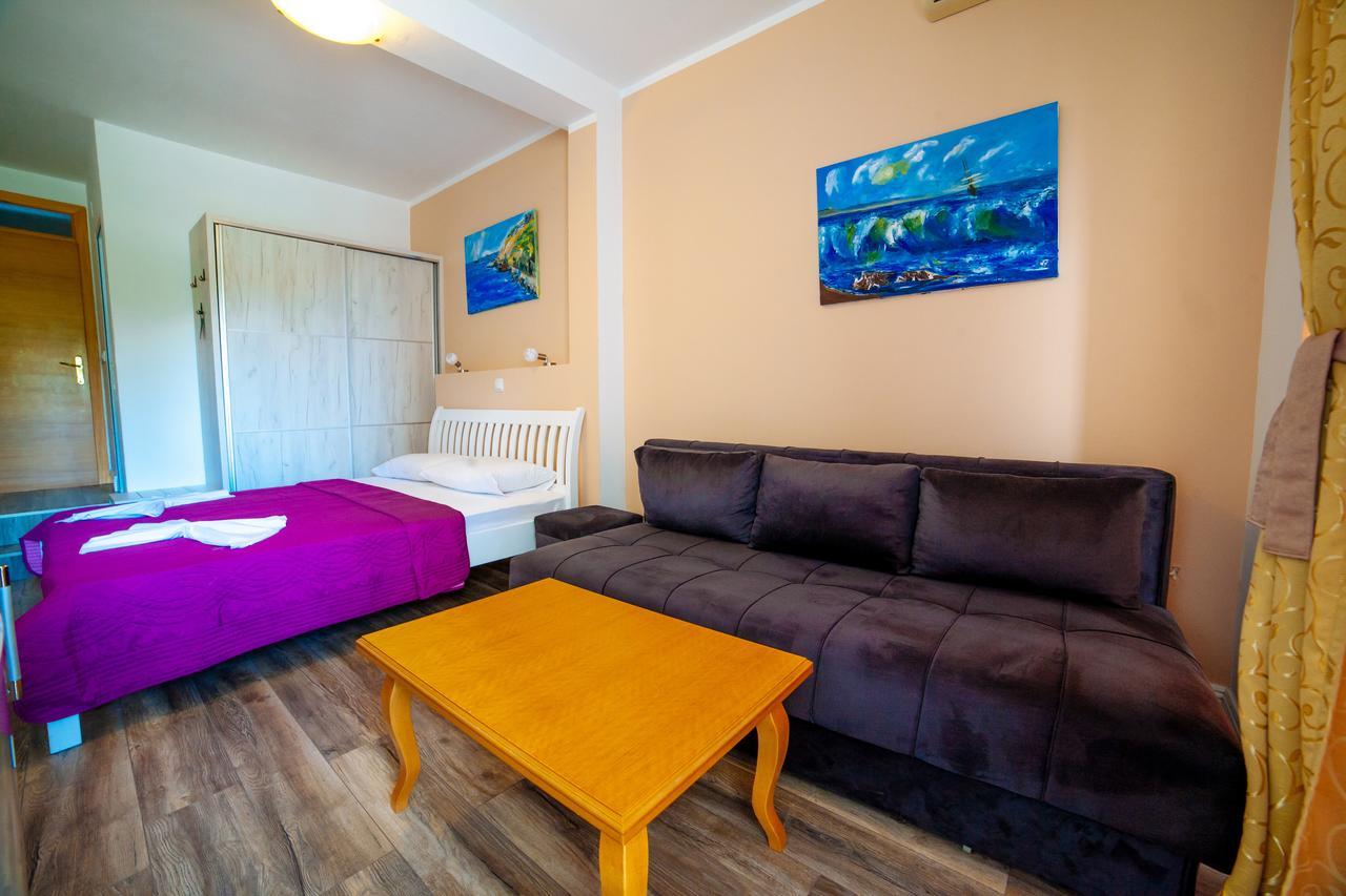 Apartments Art Ulcinj Esterno foto